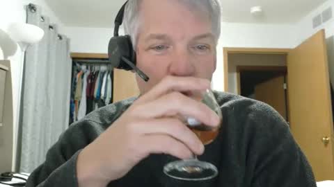 Snapshot of master_thorn chatting on February 10, 3:10 am Master Thorn online show from February 10, 3:10 am