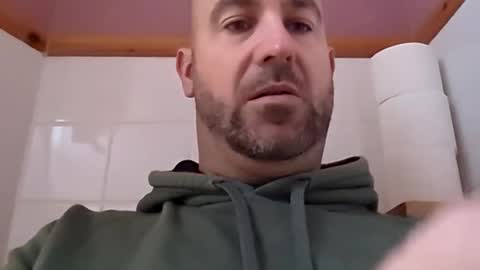 Snapshot of masterclass69er chatting on December 4, 8:45 am Bob online show from December 4, 8:45 am