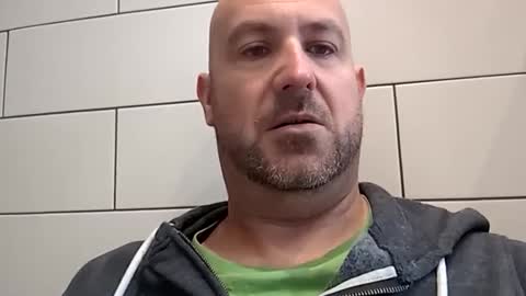 Snapshot of masterclass69er chatting on December 16, 10:42 am Bob online show from December 16, 10:42 am