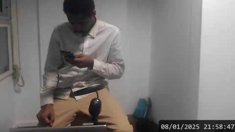 Snapshot of masterdomfuck chatting on January 9, 12:57 am Masterdomfuck online show from January 9, 12:57 am