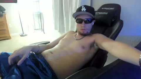 Snapshot of mastermusclebro chatting on May 12, 3:47 am mastermusclebro online show from May 12, 3:47 am