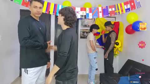 Snapshot of masters_sexx chatting on June 28, 11:16 am Team Cris Darwin- Fernando- Stiven- David online show from June 28, 11:16 am