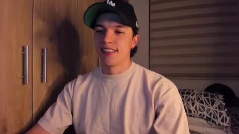 Snapshot of mastrangelo_x chatting on September 26, 3:32 am mastrangelo_x online show from September 26, 3:32 am
