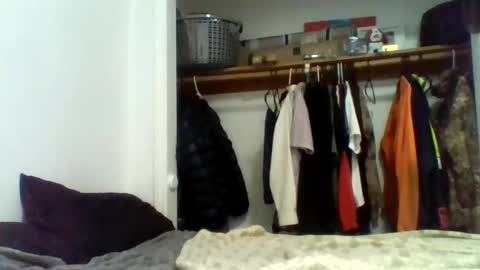 masturbabater111 online show from December 19, 2:51 am