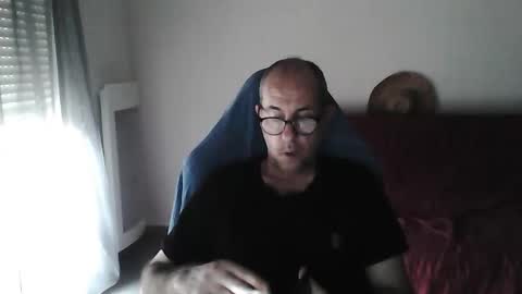 mat11efou online show from December 4, 2:26 pm