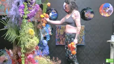 Snapshot of matchingtracksuits chatting on December 13, 4:05 pm Jer and Kel online show from December 13, 4:05 pm