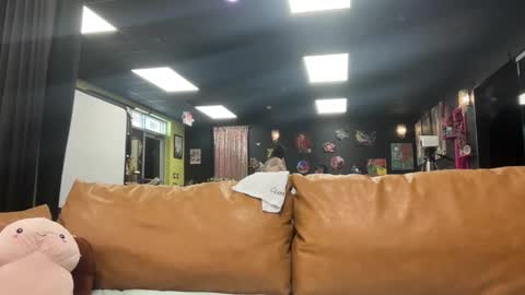 Snapshot of matchingtracksuits chatting on January 26, 5:23 pm Jer and Kel online show from January 26, 5:23 pm