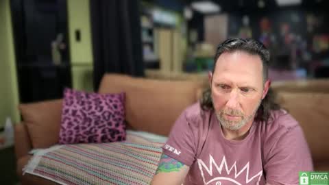 Snapshot of matchingtracksuits chatting on February 25, 9:13 pm Jer and Kel online show from February 25, 9:13 pm