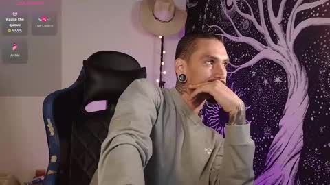 Mateo online show from November 3, 11:48 pm