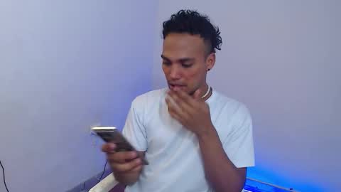 Mateo and Noah online show from February 18, 7:21 pm