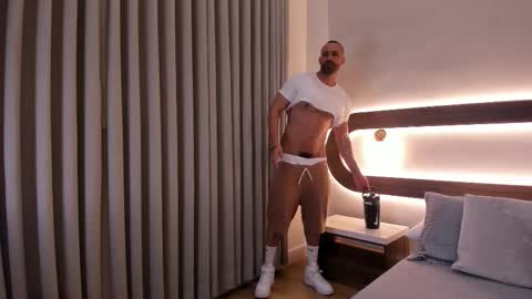 Snapshot of mateo_ospinaa chatting on February 27, 8:20 pm Mateo online show from February 27, 8:20 pm