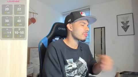 Snapshot of mateoleone chatting on September 29, 2:44 pm Matt online show from September 29, 2:44 pm