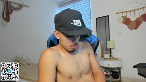 Snapshot of mateoleone chatting on December 16, 8:03 pm Matt online show from December 16, 8:03 pm