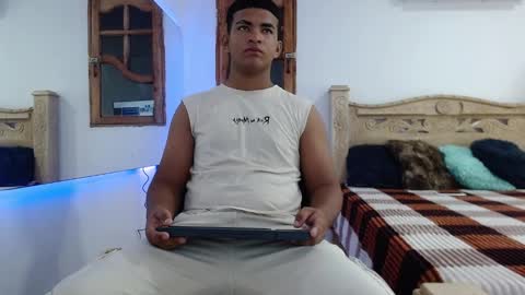 mathews__ online show from November 25, 2:22 am