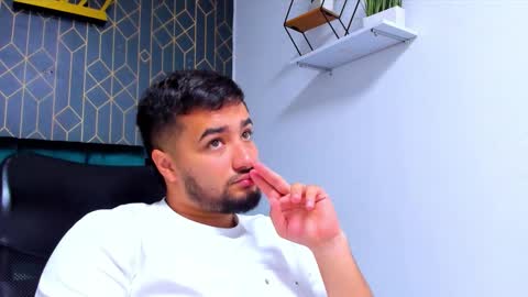 Snapshot of mathews_colton1 chatting on February 17, 12:01 pm Mathews online show from February 17, 12:01 pm