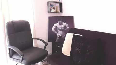 Snapshot of mathews_roses chatting on September 9, 3:55 pm Marck Mathews online show from September 9, 3:55 pm