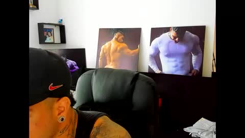 Snapshot of mathews_roses chatting on December 2, 3:29 pm Marck Mathews online show from December 2, 3:29 pm