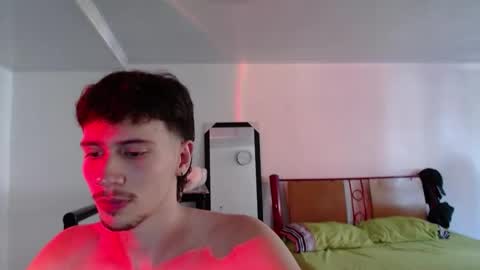 Snapshot of matidick_23cm chatting on February 20, 9:48 pm matidick_23cm online show from February 20, 9:48 pm