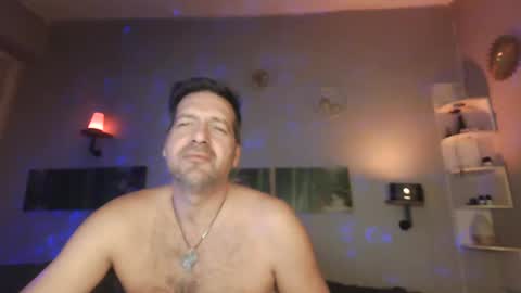 Snapshot of matrike1 chatting on December 7, 11:12 pm matrike1 online show from December 7, 11:12 pm