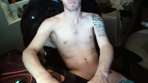 matt1q237916 online show from May 14, 1:01 am