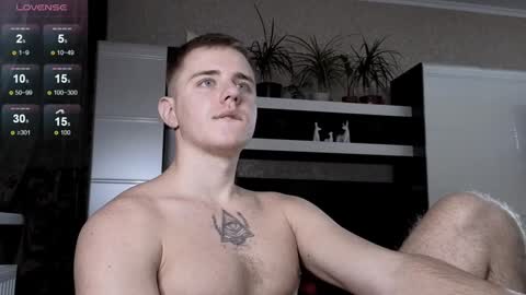 Snapshot of matt_aniston chatting on December 15, 6:04 pm Matt online show from December 15, 6:04 pm