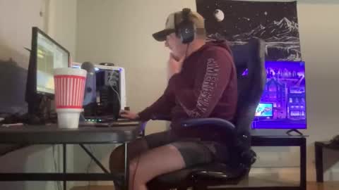 MattDawg13 online show from April 7, 4:46 am