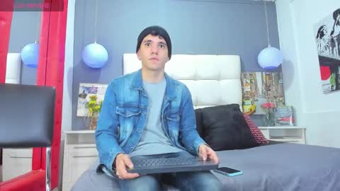 ---Matteo--- online show from October 25, 3:36 am