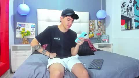 ---Matteo--- online show from October 26, 5:02 am