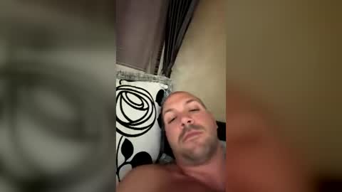 Snapshot of matteolucca chatting on July 19, 11:30 pm matteolucca online show from July 19, 11:30 pm