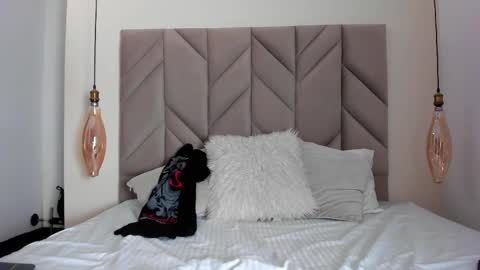 Matthew online show from March 7, 9:45 pm