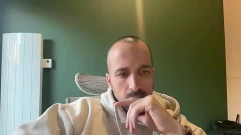 M online show from November 30, 2:54 pm