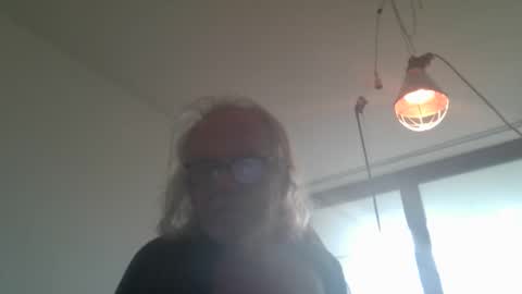 Snapshot of matthy60 chatting on October 17, 7:55 am Matthias online show from October 17, 7:55 am