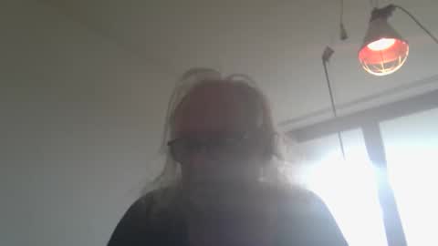 Snapshot of matthy60 chatting on October 19, 10:16 am Matthias online show from October 19, 10:16 am