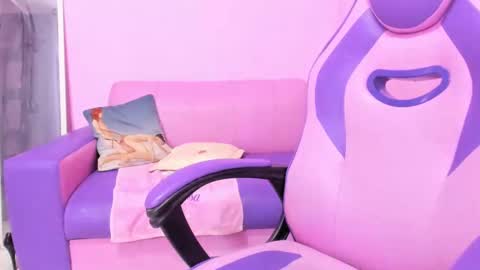 call me mommy online show from September 13, 4:07 pm