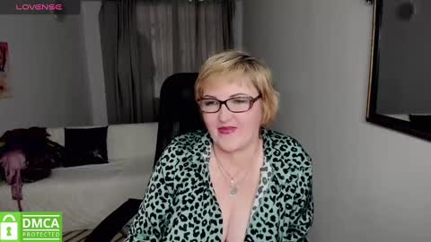 Lana online show from January 3, 6:01 am