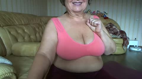 Snapshot of mature_cat chatting on July 14, 7:57 am Cat online show from July 14, 7:57 am
