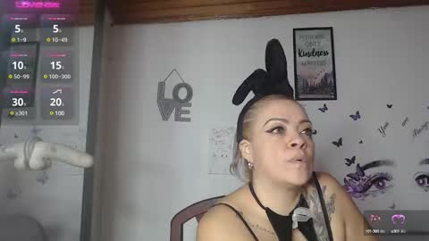 Snapshot of mature_liaa chatting on February 21, 1:55 pm Mature liaa online show from February 21, 1:55 pm