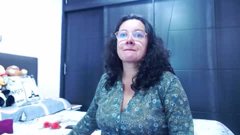 Snapshot of mature_wolf chatting on September 9, 4:39 pm Sonia online show from September 9, 4:39 pm