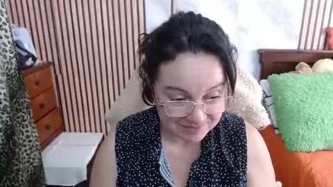 Snapshot of mature_wolf chatting on September 19, 9:26 pm Sonia online show from September 19, 9:26 pm