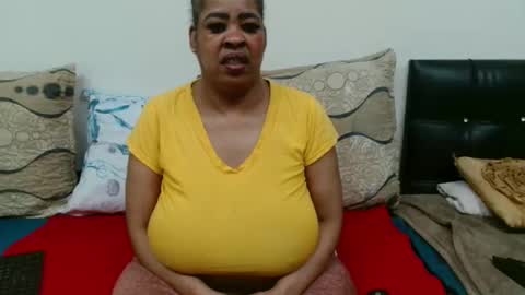 Snapshot of maturedbootyqueen chatting on April 27, 10:08 pm QUEEN online show from April 27, 10:08 pm