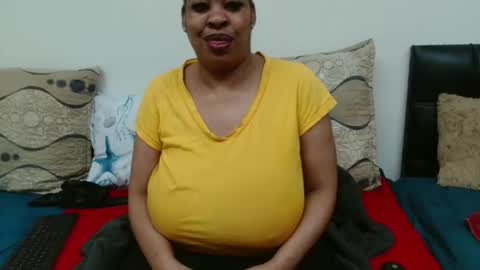 Snapshot of maturedbootyqueen chatting on April 30, 9:59 am QUEEN online show from April 30, 9:59 am