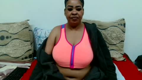 Snapshot of maturedbootyqueen chatting on June 19, 11:03 am QUEEN online show from June 19, 11:03 am