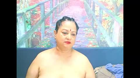 Snapshot of matureindian654u chatting on January 8, 6:05 am matureindian654u online show from January 8, 6:05 am