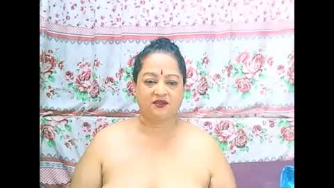 Snapshot of matureindian654u chatting on April 7, 10:37 am matureindian654u online show from April 7, 10:37 am