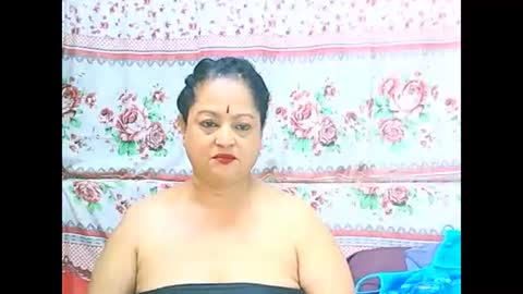 Snapshot of matureindian654u chatting on April 13, 10:32 am matureindian654u online show from April 13, 10:32 am