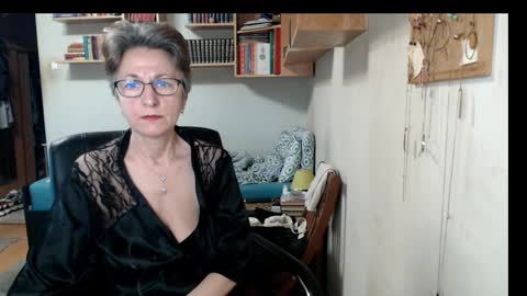 maturekate online show from September 16, 6:58 am