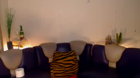 maturity_mommy_intown online show from November 5, 6:46 am