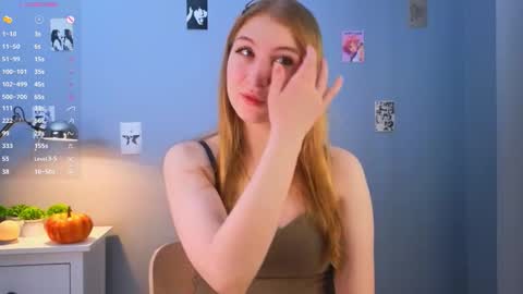 maureencoombs online show from October 31, 4:13 am