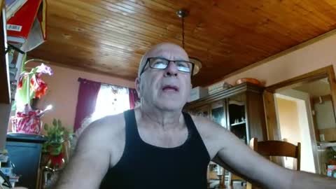 Snapshot of mauriceandre chatting on January 1, 2:20 pm Maurice online show from January 1, 2:20 pm