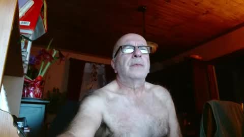 Snapshot of mauriceandre chatting on January 11, 11:34 am Maurice online show from January 11, 11:34 am